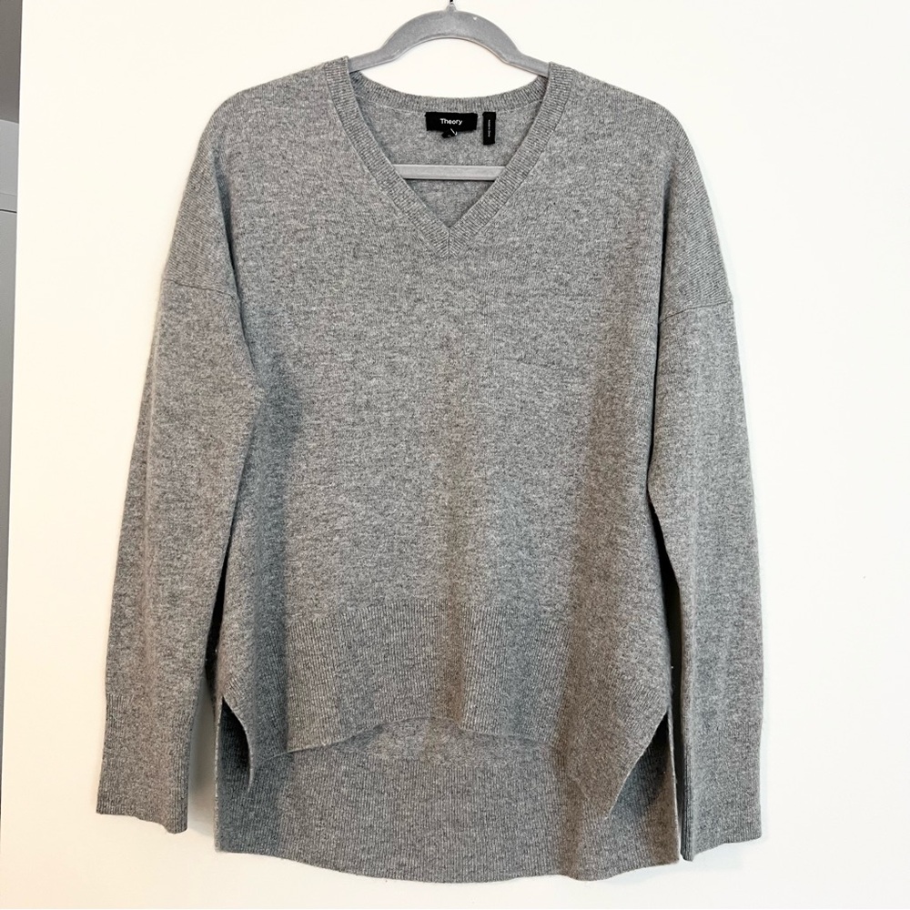 Theory Karenia Vneck Cashmere Sweater